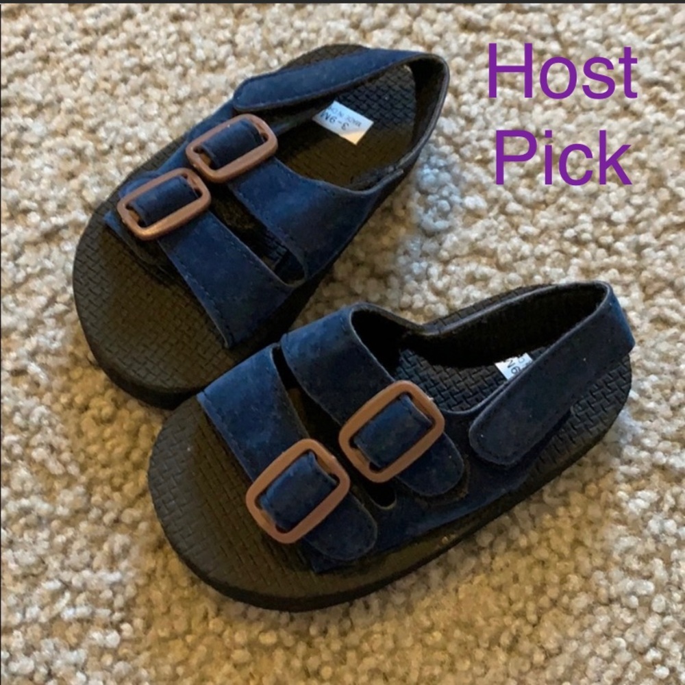 Blue velvety sandals